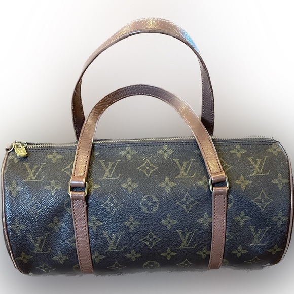 Authentic Louis Vuitton Papillon 30 and mini pouch. - Picture 2 of 14